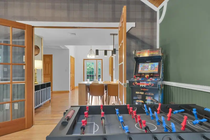 Bed 3/ Game room (Queen daybed + twin trundle)