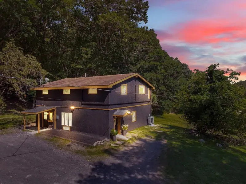 The duplex (3 bed 2 bath on top & 2 bed 2 baths lower)