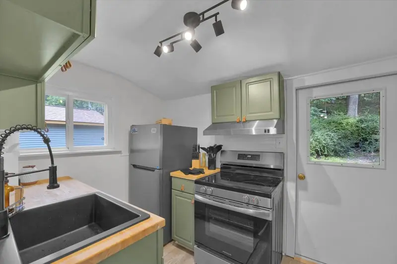 A fully equipped kitchen makes everything from morning coffee to home-cooked dinners easy.