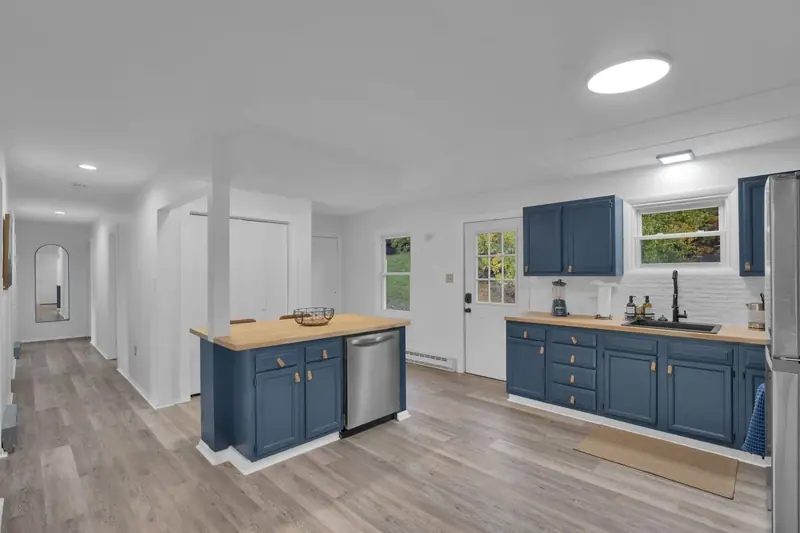 Full kitchen with plenty of counter space