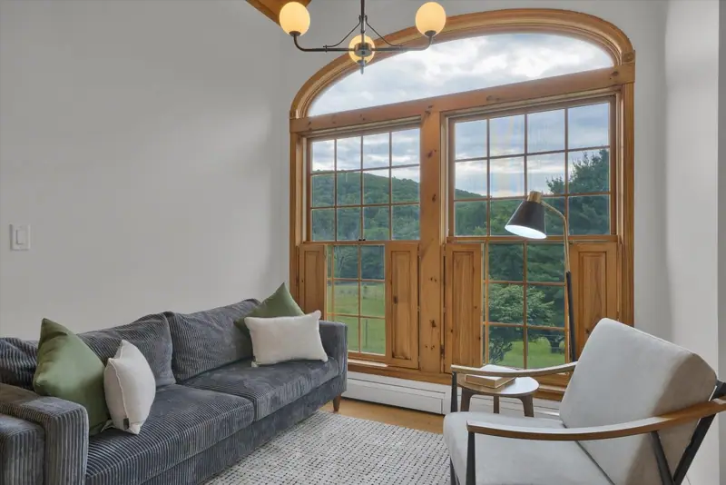 19-maine house hdr (16)