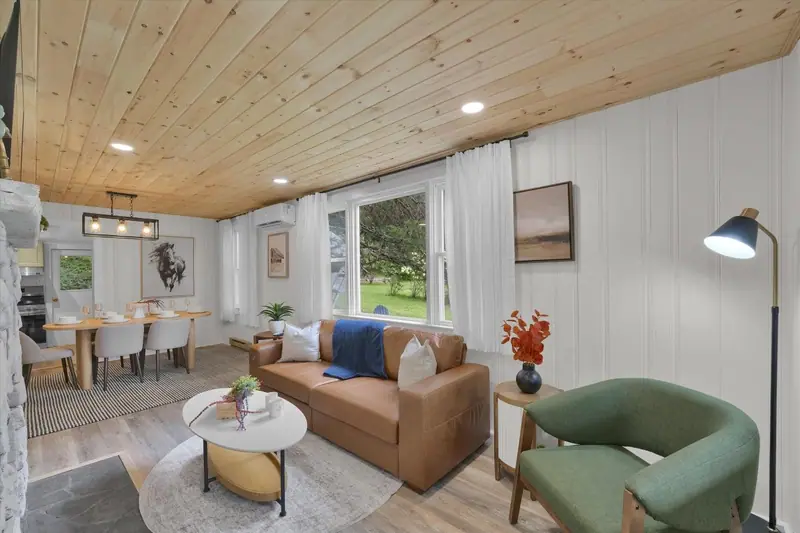An inviting open living space where everyone can relax, dine and enjoy time together.
