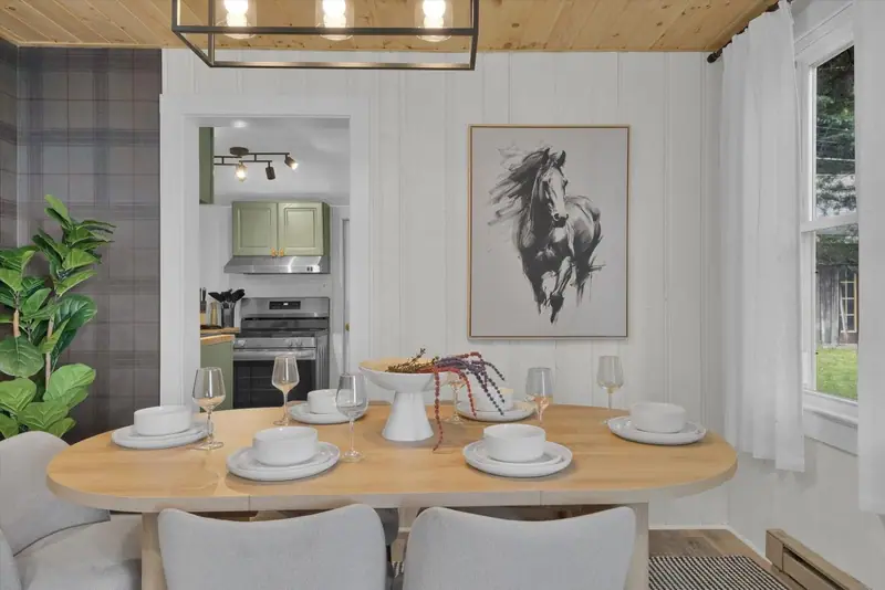 A welcoming dining space for everything from leisurely breakfasts to celebratory dinners.